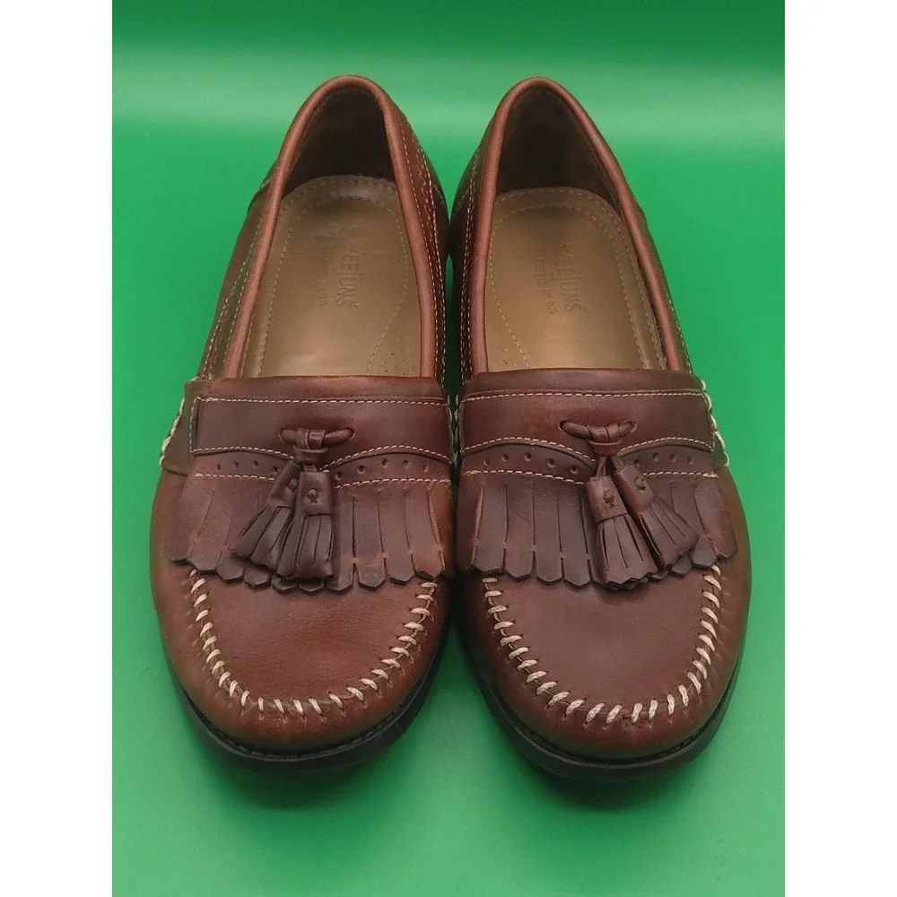 G. H. Bass Weejuns Loafers - Men's 9 EE - Tassel & Stitch - Brown Dress Shoes